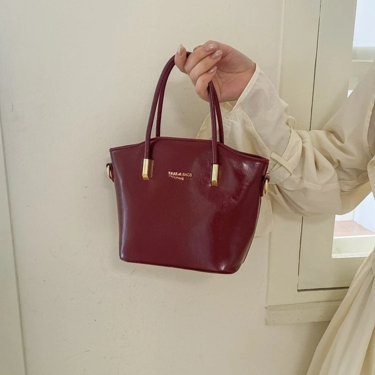  New Red Bag Women's Super Hot - огляд і ціна Women'S Bags New Look