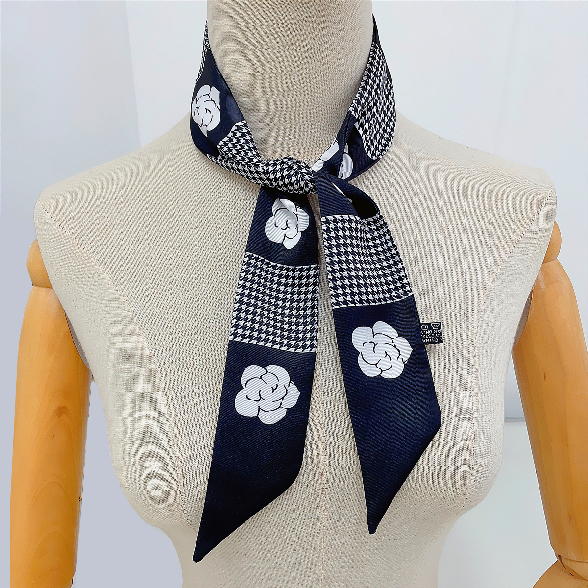 2023 Design Camellia Flower Br - огляд і ціна Women Bags Online